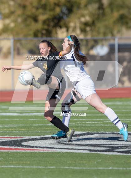 Thumbnail 2 in Higley vs. Mountain Pointe (Coyote Classic Semifinal) photogallery.