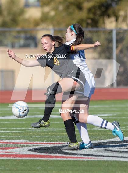 Thumbnail 3 in Higley vs. Mountain Pointe (Coyote Classic Semifinal) photogallery.