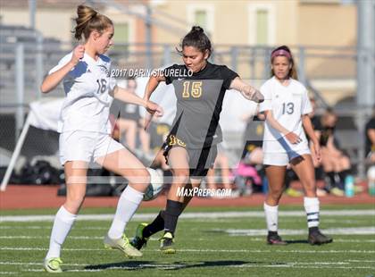 Thumbnail 3 in Higley vs. Mountain Pointe (Coyote Classic Semifinal) photogallery.
