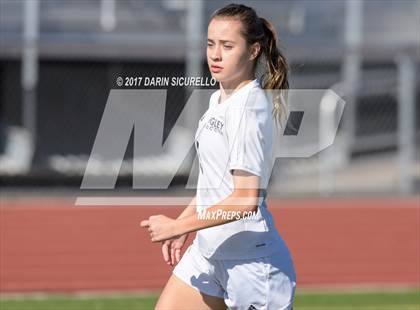 Thumbnail 1 in Higley vs. Mountain Pointe (Coyote Classic Semifinal) photogallery.