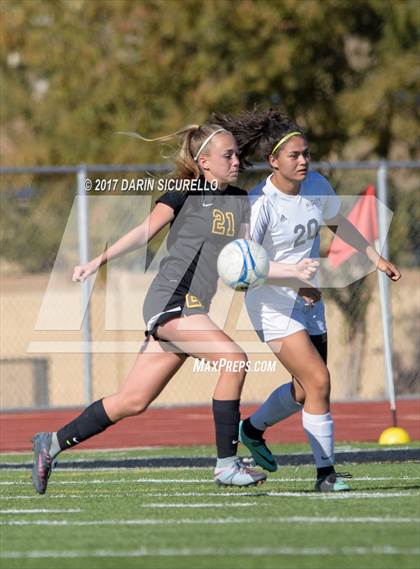 Thumbnail 3 in Higley vs. Mountain Pointe (Coyote Classic Semifinal) photogallery.