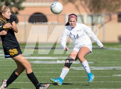 Thumbnail 3 in Higley vs. Mountain Pointe (Coyote Classic Semifinal) photogallery.