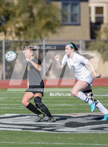 Thumbnail 1 in Higley vs. Mountain Pointe (Coyote Classic Semifinal) photogallery.
