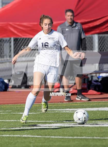 Thumbnail 3 in Higley vs. Mountain Pointe (Coyote Classic Semifinal) photogallery.