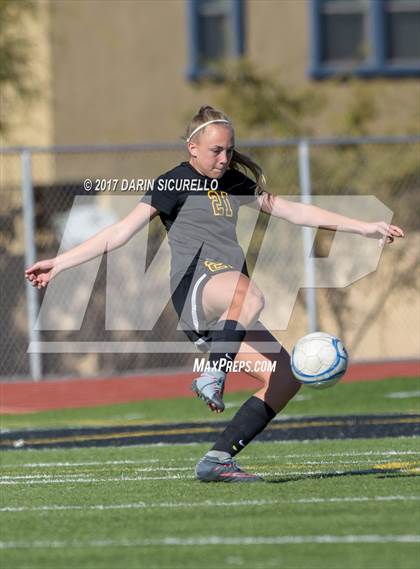Thumbnail 3 in Higley vs. Mountain Pointe (Coyote Classic Semifinal) photogallery.