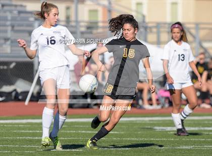 Thumbnail 2 in Higley vs. Mountain Pointe (Coyote Classic Semifinal) photogallery.
