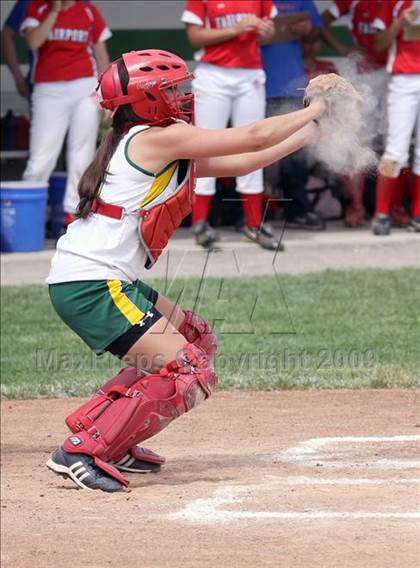 Thumbnail 2 in Fairport vs Williamsville North (NYSPHSAA Class AA Far West Regional) photogallery.