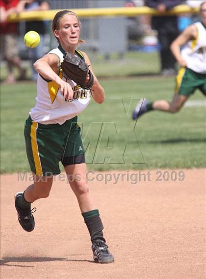 Thumbnail 1 in Fairport vs Williamsville North (NYSPHSAA Class AA Far West Regional) photogallery.