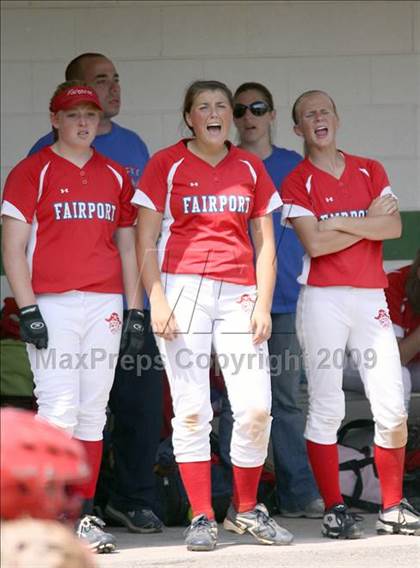 Thumbnail 3 in Fairport vs Williamsville North (NYSPHSAA Class AA Far West Regional) photogallery.