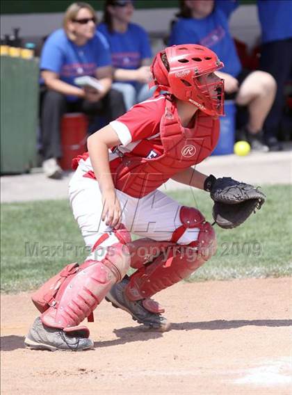 Thumbnail 2 in Fairport vs Williamsville North (NYSPHSAA Class AA Far West Regional) photogallery.