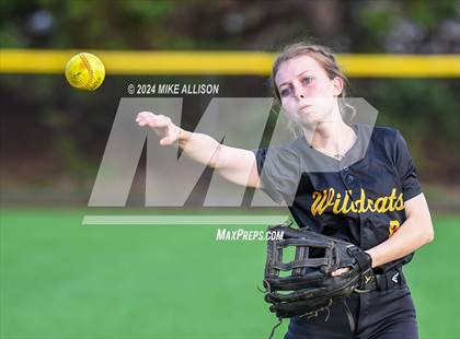 Thumbnail 3 in Hixson vs Baylor photogallery.