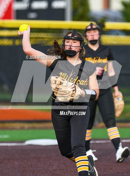 Thumbnail 2 in Hixson vs Baylor photogallery.