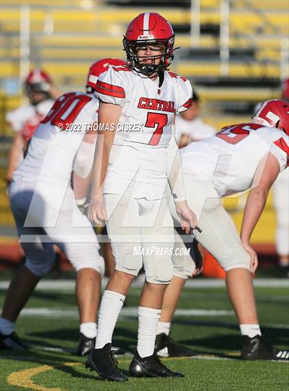 Thumbnail 3 in Hunterdon Central vs Piscataway photogallery.