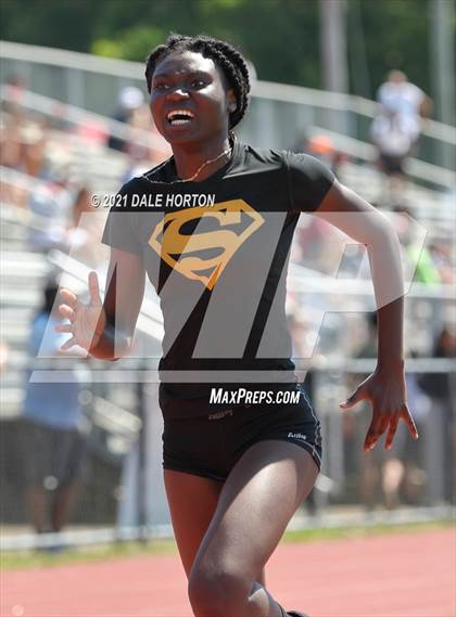 Thumbnail 2 in NJSIAA Track and Field Sectionals North 2 (Groups 1 and 4 - Girls) photogallery.