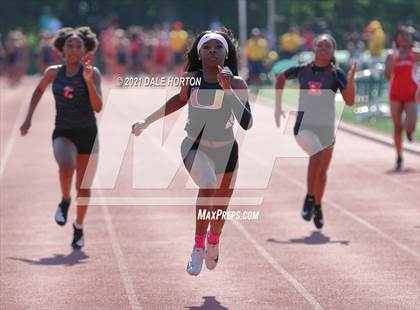 Thumbnail 2 in NJSIAA Track and Field Sectionals North 2 (Groups 1 and 4 - Girls) photogallery.