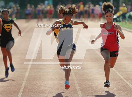 Thumbnail 1 in NJSIAA Track and Field Sectionals North 2 (Groups 1 and 4 - Girls) photogallery.