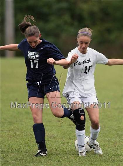 Thumbnail 1 in Central vs South Doyle (Sevier County Invitational) photogallery.