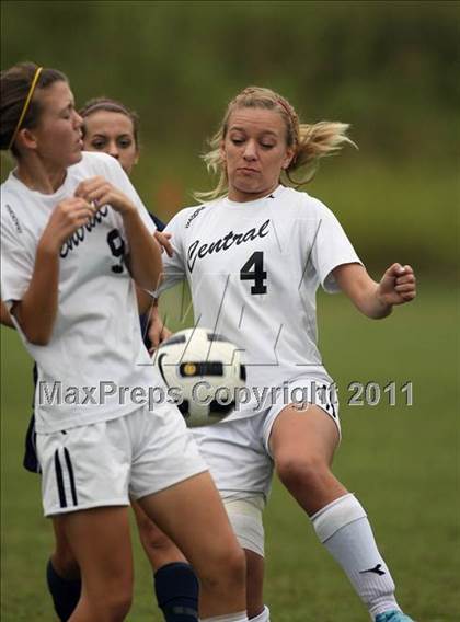 Thumbnail 2 in Central vs South Doyle (Sevier County Invitational) photogallery.