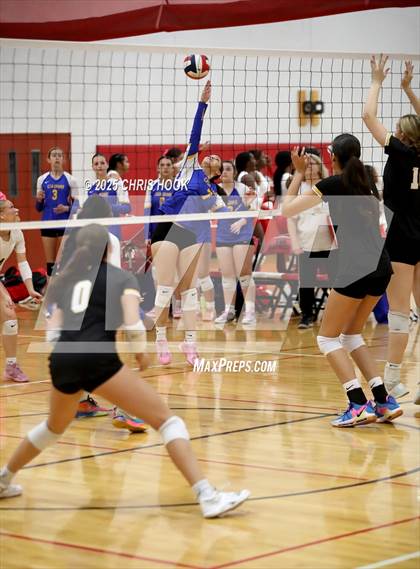 Thumbnail 1 in Arizona Lutheran Academy vs Casa Grande (Florence Invitational) photogallery.