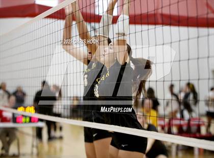 Thumbnail 1 in Arizona Lutheran Academy vs Casa Grande (Florence Invitational) photogallery.