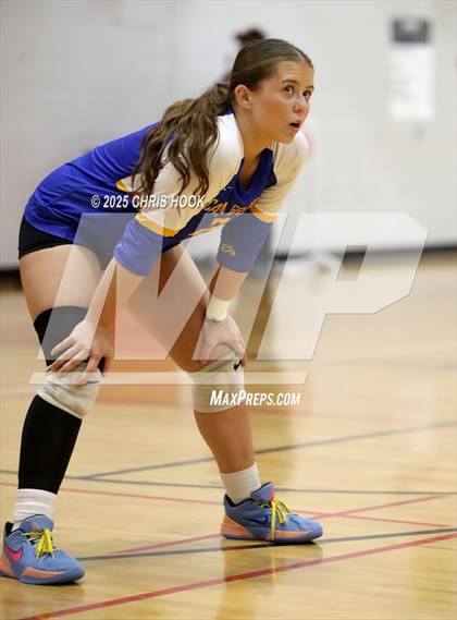 Thumbnail 2 in Arizona Lutheran Academy vs Casa Grande (Florence Invitational) photogallery.