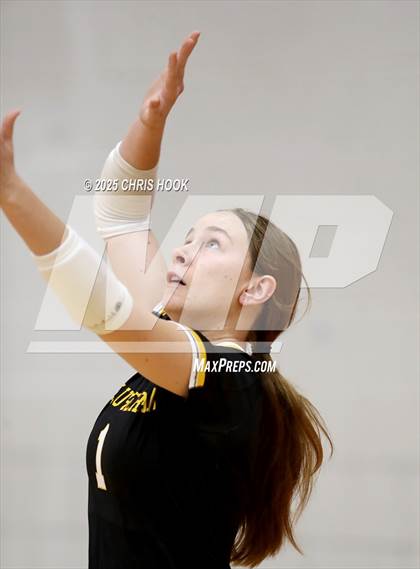 Thumbnail 3 in Arizona Lutheran Academy vs Casa Grande (Florence Invitational) photogallery.
