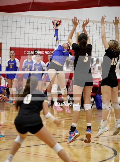 Thumbnail 1 in Arizona Lutheran Academy vs Casa Grande (Florence Invitational) photogallery.