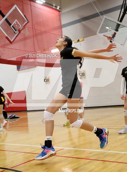 Thumbnail 2 in Arizona Lutheran Academy vs Casa Grande (Florence Invitational) photogallery.