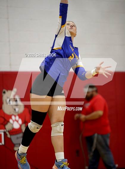 Thumbnail 3 in Arizona Lutheran Academy vs Casa Grande (Florence Invitational) photogallery.