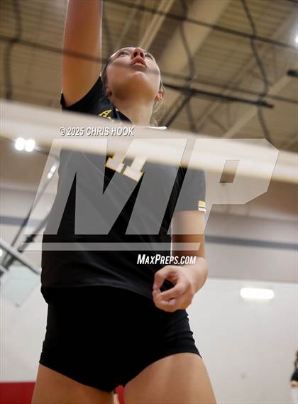 Thumbnail 2 in Arizona Lutheran Academy vs Casa Grande (Florence Invitational) photogallery.
