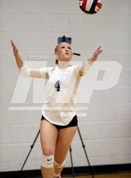 Thumbnail 2 in Arizona Lutheran Academy vs Casa Grande (Florence Invitational) photogallery.