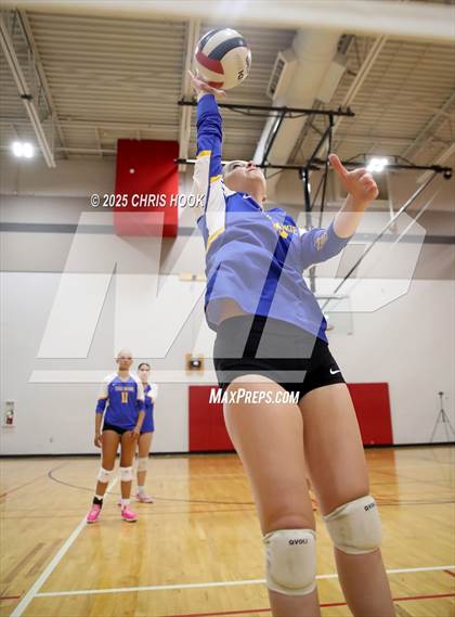 Thumbnail 2 in Arizona Lutheran Academy vs Casa Grande (Florence Invitational) photogallery.