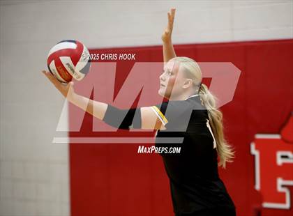 Thumbnail 2 in Arizona Lutheran Academy vs Casa Grande (Florence Invitational) photogallery.