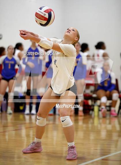 Thumbnail 1 in Arizona Lutheran Academy vs Casa Grande (Florence Invitational) photogallery.