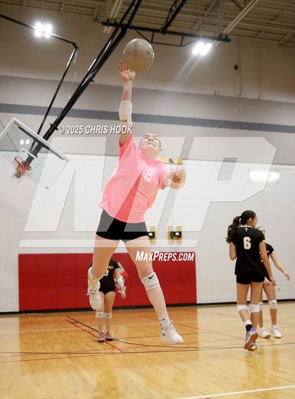 Thumbnail 3 in Arizona Lutheran Academy vs Casa Grande (Florence Invitational) photogallery.