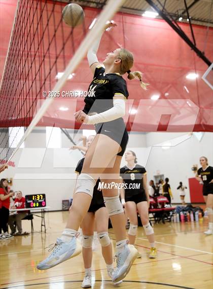 Thumbnail 3 in Arizona Lutheran Academy vs Casa Grande (Florence Invitational) photogallery.