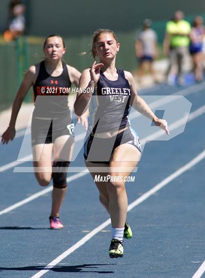 Thumbnail 2 in University Bulldog Invitational photogallery.