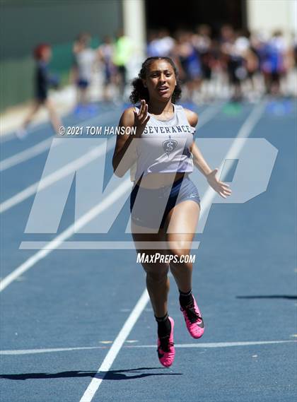 Thumbnail 3 in University Bulldog Invitational photogallery.