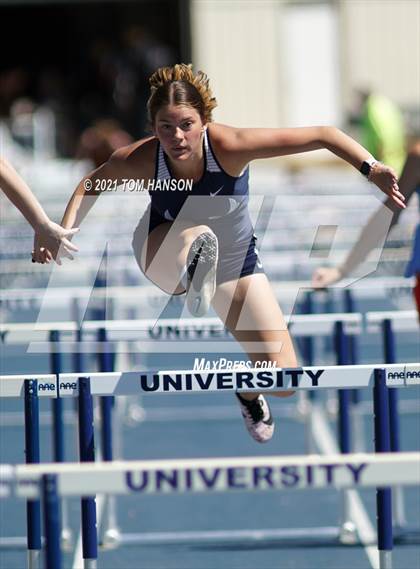 Thumbnail 2 in University Bulldog Invitational photogallery.
