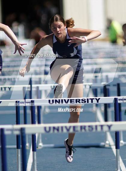 Thumbnail 1 in University Bulldog Invitational photogallery.