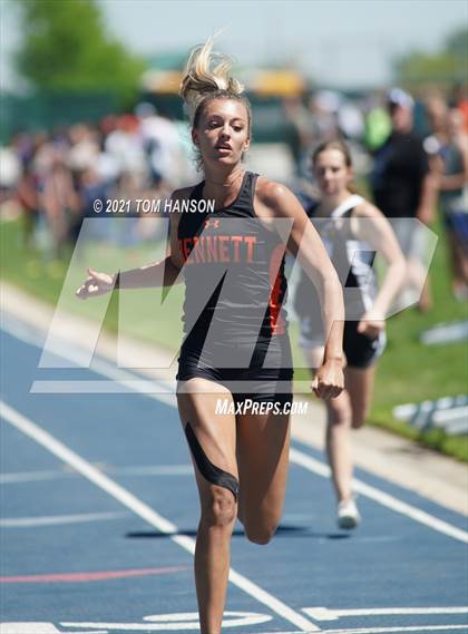 Thumbnail 3 in University Bulldog Invitational photogallery.