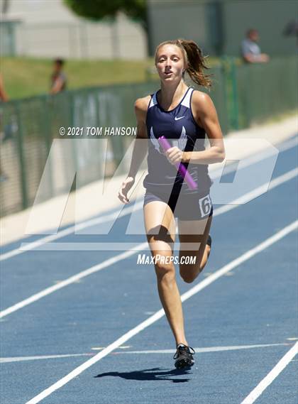 Thumbnail 3 in University Bulldog Invitational photogallery.