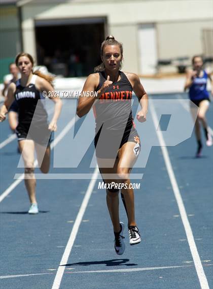 Thumbnail 3 in University Bulldog Invitational photogallery.