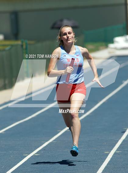 Thumbnail 3 in University Bulldog Invitational photogallery.