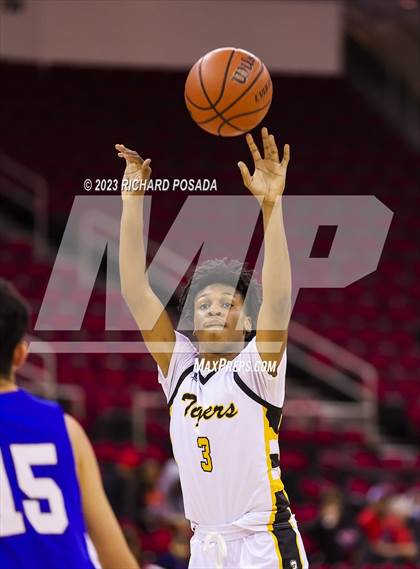Thumbnail 3 in Edison vs. Hanford West photogallery.