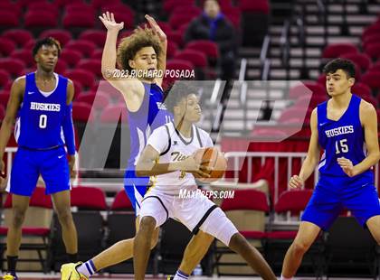 Thumbnail 1 in Edison vs. Hanford West photogallery.