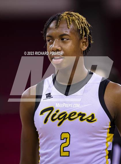 Thumbnail 2 in Edison vs. Hanford West photogallery.