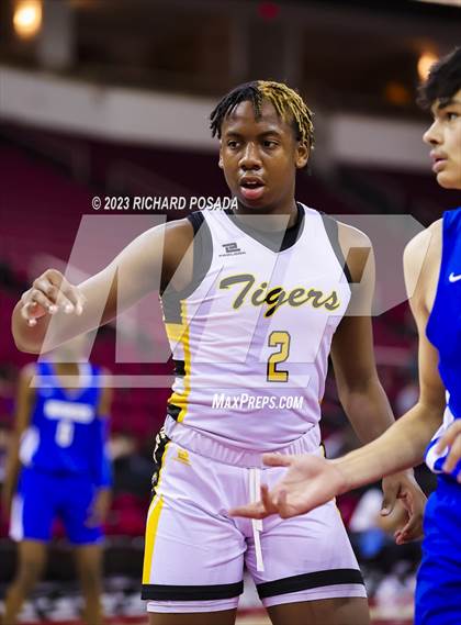 Thumbnail 1 in Edison vs. Hanford West photogallery.