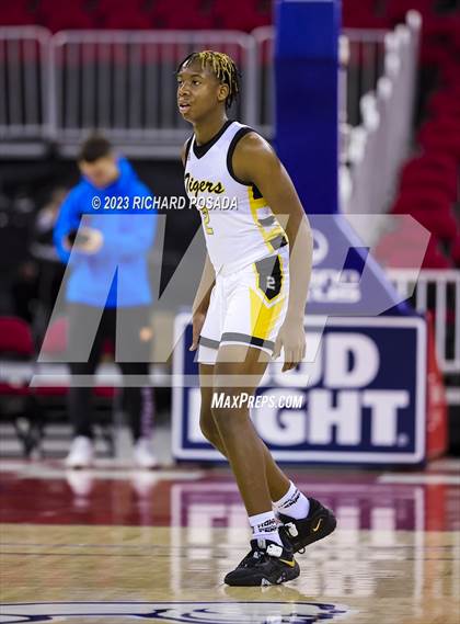 Thumbnail 3 in Edison vs. Hanford West photogallery.