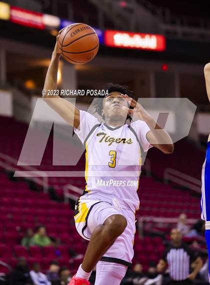 Thumbnail 1 in Edison vs. Hanford West photogallery.